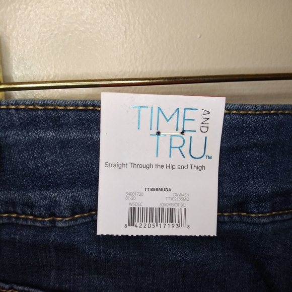 Time And Tru Mid Rise, Dark Wash Distressed Frayed Hem 10"Inseam Jean Shorts - Picture 5 of 9